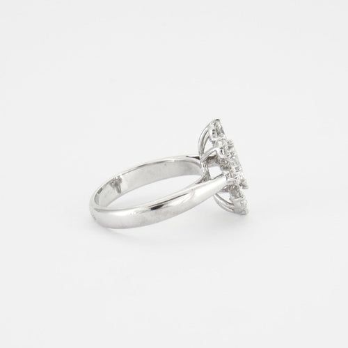 Bague Bague en or blanc, diamant navette et brillants 58 Facettes