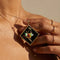 Pendentif Pendentif - Or jaune 18 carats, onyx et oiseau émaillé 58 Facettes 1909