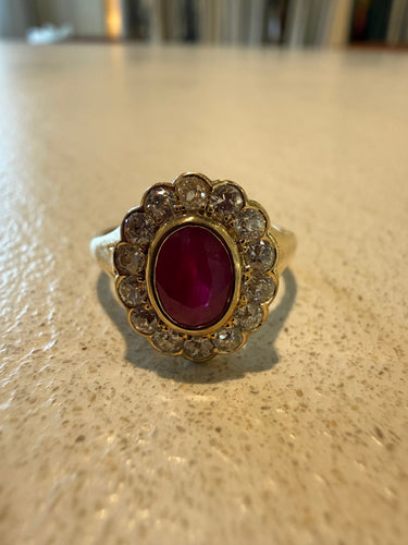 Bague 53 Bague vintage en or jaune 18K, rubis birman et diamants 58 Facettes