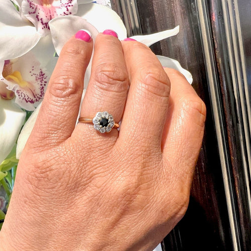Bague 50.5 Bague marguerite en or 18 ct avec saphir et diamants 58 Facettes E62EF4CFF0784554BD6AB63C17DFC5FE