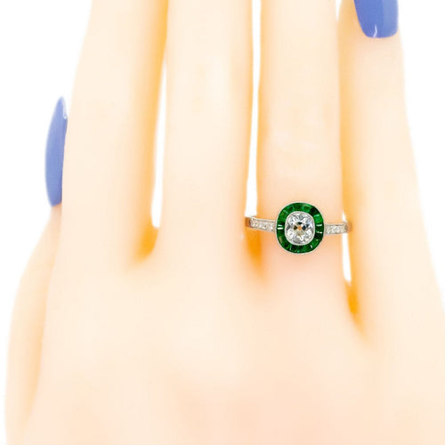 Bague 53.5 Bague cible en platine avec diamant et émeraudes 58 Facettes 67105630A42C45DA9C369A9444E43A8F