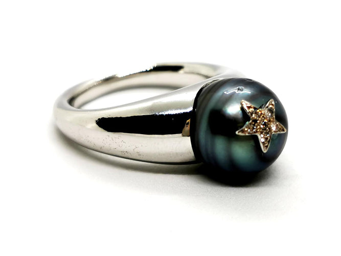 Bague 51 Bague en or blanc 18 carats avec perle de Tahiti et diamants 58 Facettes 1292003CN
