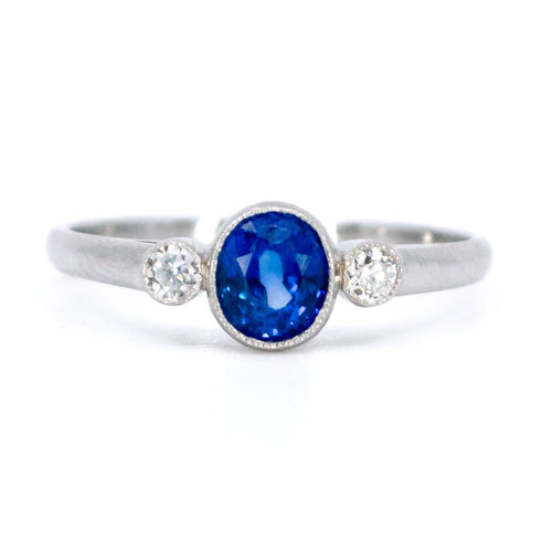 Bague 56 Bague en platine avec saphir et diamants 58 Facettes 2A487852FAF248E8A1799111E459EB3D
