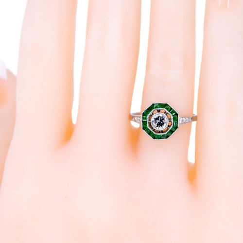 Bague 55.5 Bague en platine avec diamant taille brillant et émeraude 58 Facettes 76851EBEDE004A599DCA71647E815FCF