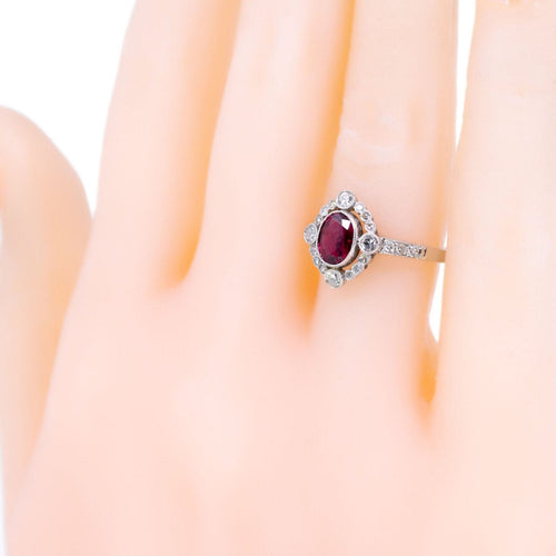 Bague 55 Quatrefoil - Bague en platine avec rubis et diamants 58 Facettes 5D1A72A5A0884D5C906DB26350BA9C87