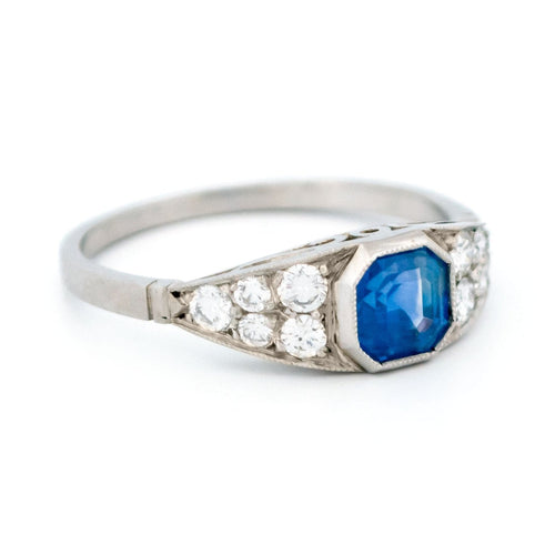 Bague 54.5 Bague est-ouest en platine avec saphir et diamants 58 Facettes 9CC02E1EC2A54094AC5B7CE6C6B0D4E9