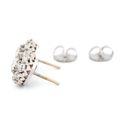 Boucles d'oreilles Boucles d’oreilles en grappe de diamants taille ancienne en or blanc 14 carats 58 Facettes A93D9F812E6945BE82150038FE133FDF