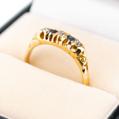 Bague 54 Bague rangée de diamants et saphirs en or 18 carats 58 Facettes C826BF7204404654B34E96292418CE6D