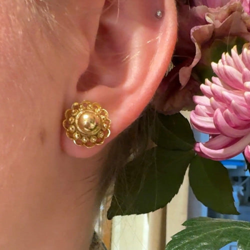 Boucles d'oreilles Boucles d’oreilles à bouton zélandaises rétro en or jaune 14 carats 58 Facettes 47CB5852467147E5B53B3FB6406A0D1F