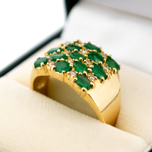 Bague 59.5 Bague Harem en or jaune 18 carats avec diamants et émeraudes 58 Facettes C3A0873746D6496299E553C4B70E4B58