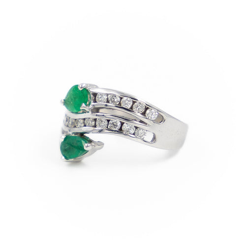 Bague 47 Bague Toi & Moi en or blanc 18 carats émeraudes et diamants 58 Facettes 1731222CN