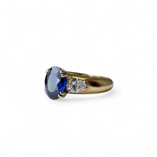 Bague 53 Bague - Bague saphir ovale birman et diamants en or jaune 58 Facettes