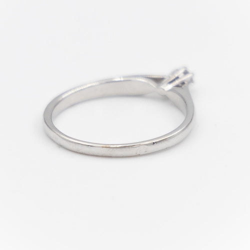 Bague 54 Bague solitaire en or blanc 18 carats sertie d’un diamant 58 Facettes 1820055CN