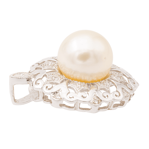 Pendentif Pendentif vintage en or blanc avec perle et diamants 58 Facettes 1931141CN