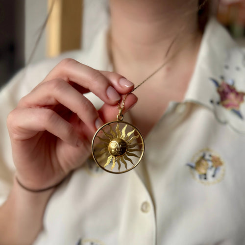 Pendentif Pendentif soleil stylisé rond en or jaune 18K 58 Facettes REF2577-345