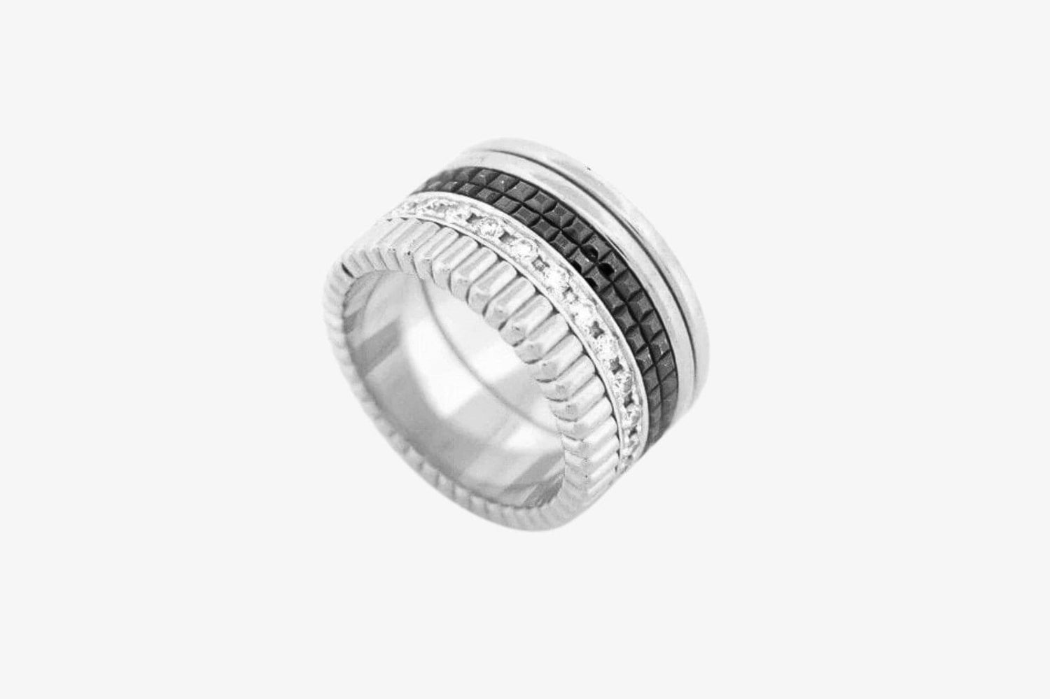 Consulter les bijoux Boucheron actuellement en vente sur 58 Facettes