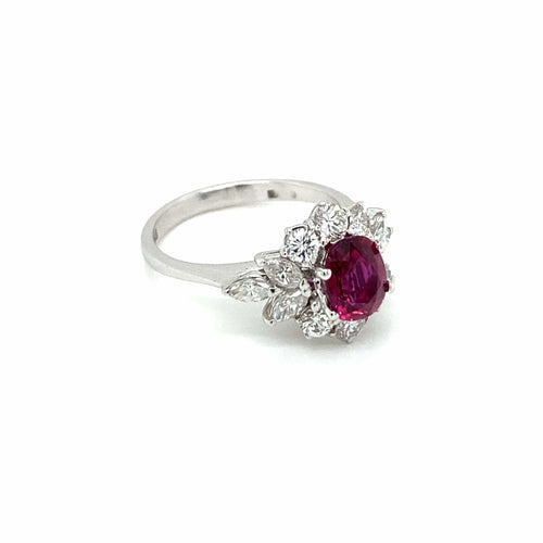 Bague 52 Bague entourage en or blanc 18k avec rubis birman et diamants 58 Facettes