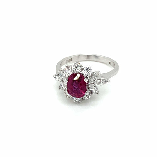Bague 52 Bague entourage en or blanc 18k avec rubis birman et diamants 58 Facettes