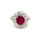 Bague 52 Bague en or blanc 18k avec rubis ovale 2,07 ct et diamants 58 Facettes