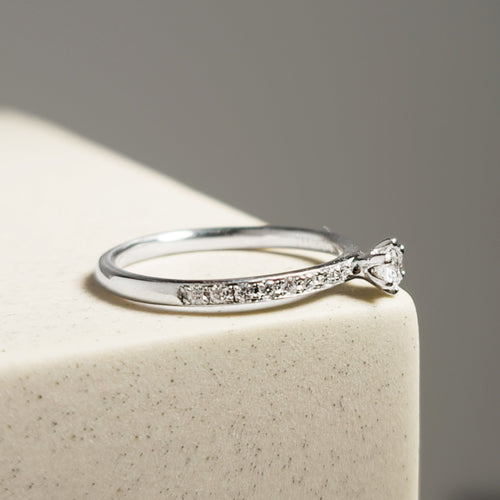 Bague 52.5 Bague halo en platine 950 avec brillants 0,30 ct 58 Facettes 2821