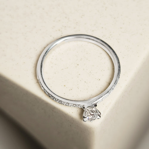 Bague 52.5 Bague halo en platine 950 avec solitaire et 16 diamants 58 Facettes 2821