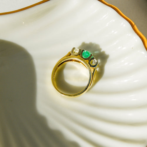 Bague 55.5 Bague en or jaune 14 carats avec diamants et émeraude 58 Facettes 2700