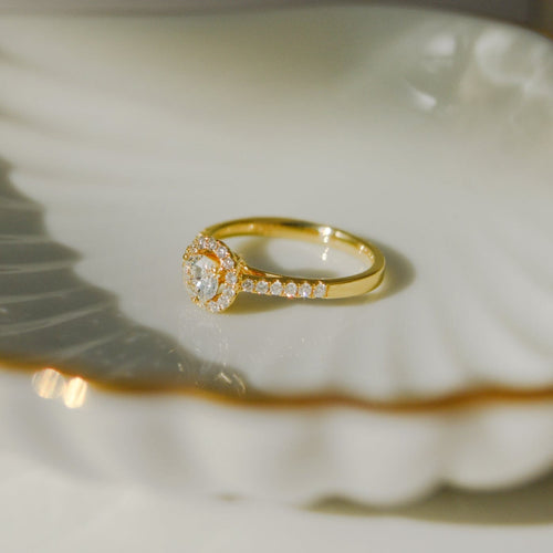 Bague 52.5 Bague halo en or jaune 18 carats avec diamants brillants 58 Facettes 2952