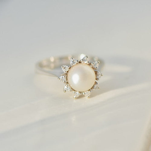 Bague 54 Bague vintage en or blanc 14 carats avec perle Mabé et diamants 58 Facettes