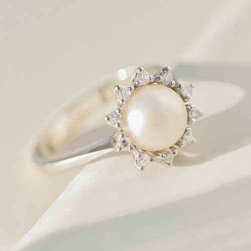 Bague 54 Bague vintage en or blanc 14 carats avec perle Mabé et diamants 58 Facettes