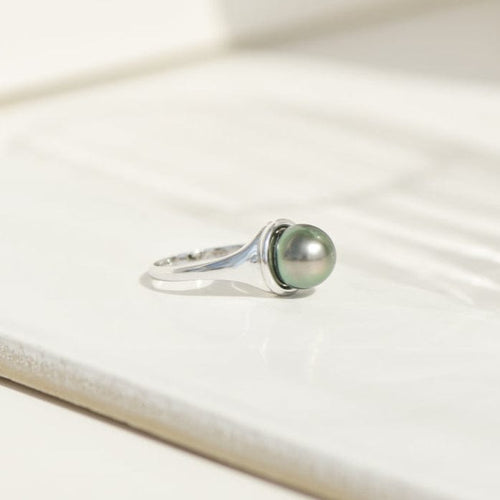 Bague 57 Bague vintage en or blanc 14 carats avec perle de culture de Tahiti 58 Facettes