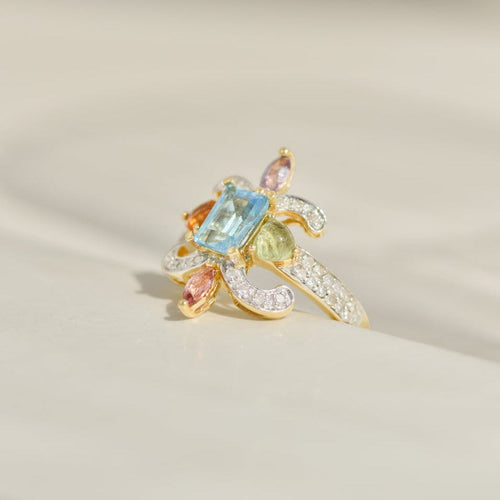 Bague 56 Bague en or jaune 18K avec topaze et diamants pavés 58 Facettes 2654