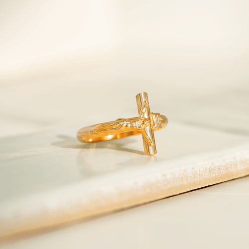 Bague 56 Bague vintage à motif crucifix en or jaune 18 carats 58 Facettes