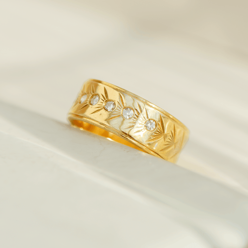 Bague 50 Bague bandeau vintage en or jaune 14 carats avec diamants 58 Facettes