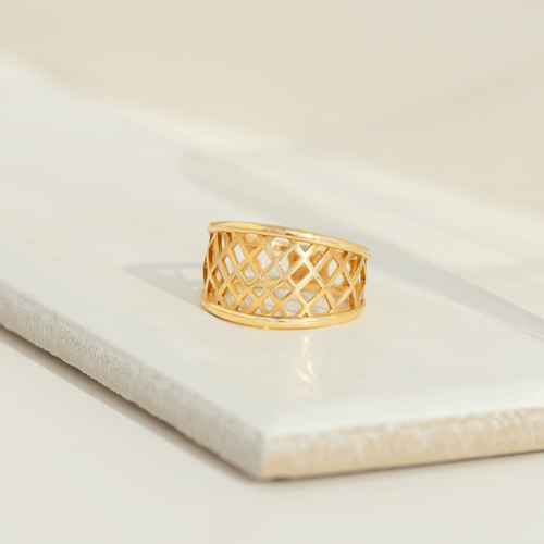 Bague 54.5 Bague vintage ajourée en or jaune 18 carats (750) 58 Facettes