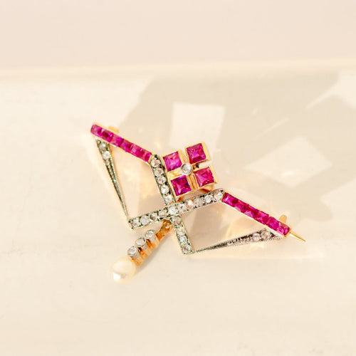 Broche Brosche ancienne en or jaune 750 avec rubis, diamants et perle 58 Facettes