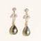 Boucles d'oreilles Boucles d’oreilles chandelier en or blanc 18 carats avec diamants et perles de Tahiti 58 Facettes