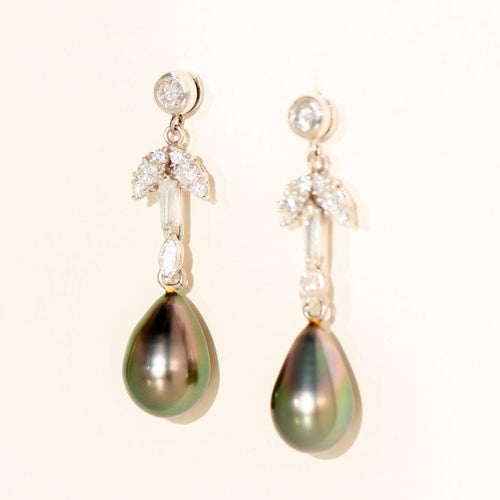 Boucles d'oreilles Boucles d’oreilles chandelier en or blanc 18 carats avec diamants et perles de Tahiti 58 Facettes