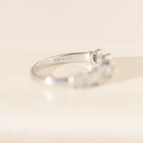 Bague 54 Bague en or blanc 14 carats à motif floral et diamants, taille 54 58 Facettes