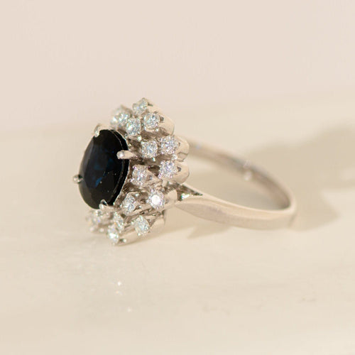 Bague 53 Bague vintage - Saphir bleu ovale et diamants en or blanc 14K 58 Facettes