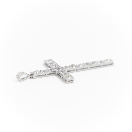 Pendentif Pendentif croix en platine 900 serti de diamants 58 Facettes 2090641CN