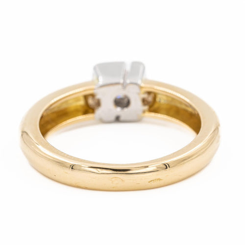 Bague 53 Bague en or jaune et or blanc 18 carats sertie d’un diamant 58 Facettes 2218648CN