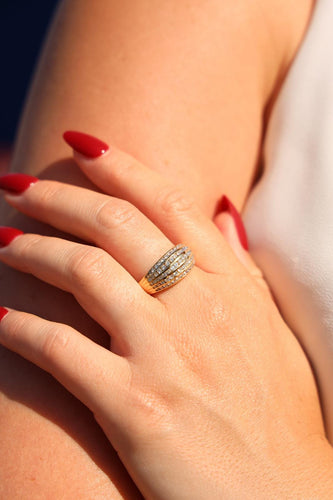 Bague 58 Bague bombée en or jaune 18 carats pavée de diamants 58 Facettes 2301450CN
