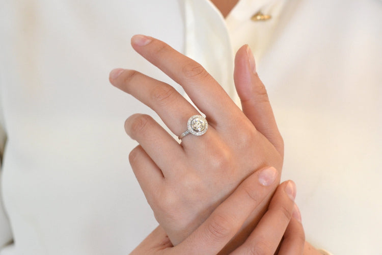 Bague 53 Bague style Art déco en platine et diamants 58 Facettes 23331-26267