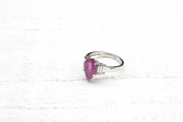 Bague 53 Bague en or blanc 18k avec tourmaline poire et diamants 58 Facettes 23351