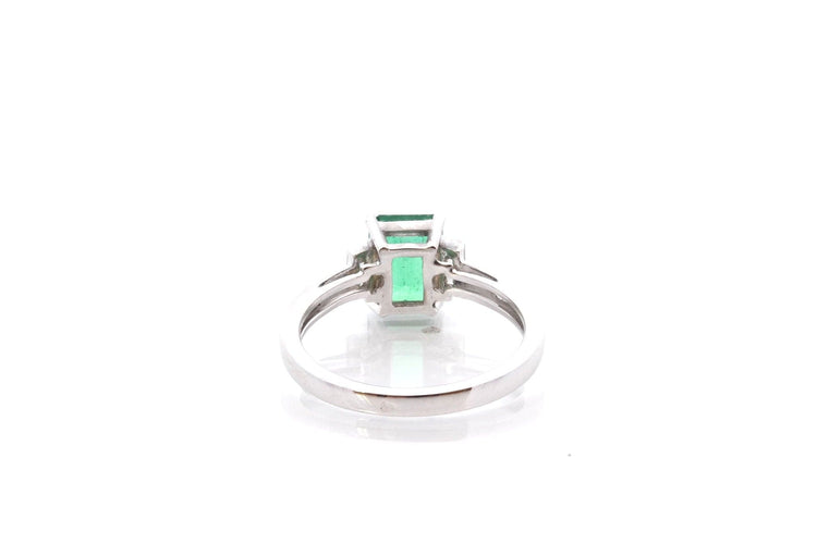 Bague 54 Bague émeraude 1,40 ct et diamants en or blanc 18k 58 Facettes 23713-26635