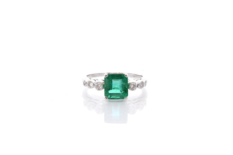 Bague 55 Bague vintage en platine avec émeraude 1,90 ct et diamants 58 Facettes 24799-26633