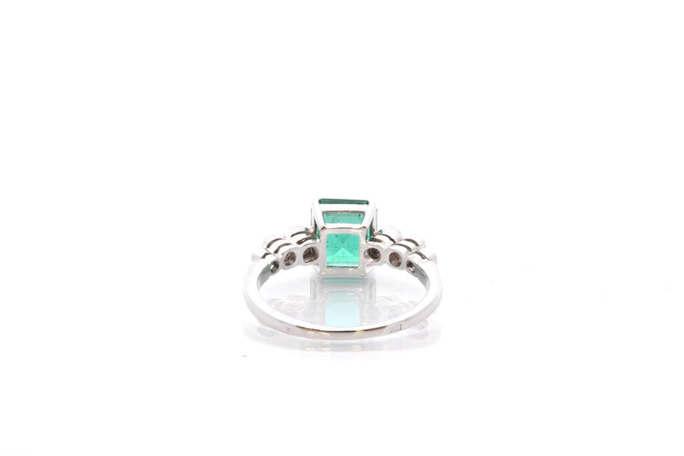 Bague 55 Bague vintage en platine avec émeraude 1,90 ct et diamants 58 Facettes 24799-26633
