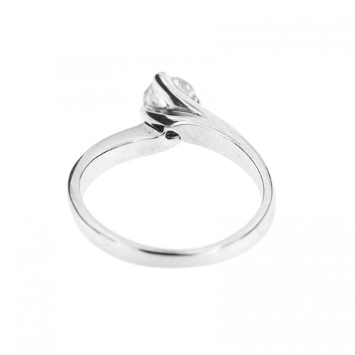 Bague 53 Bague solitaire Contrarie en or blanc 18 kt avec diamant 0,54 ct 58 Facettes 25209