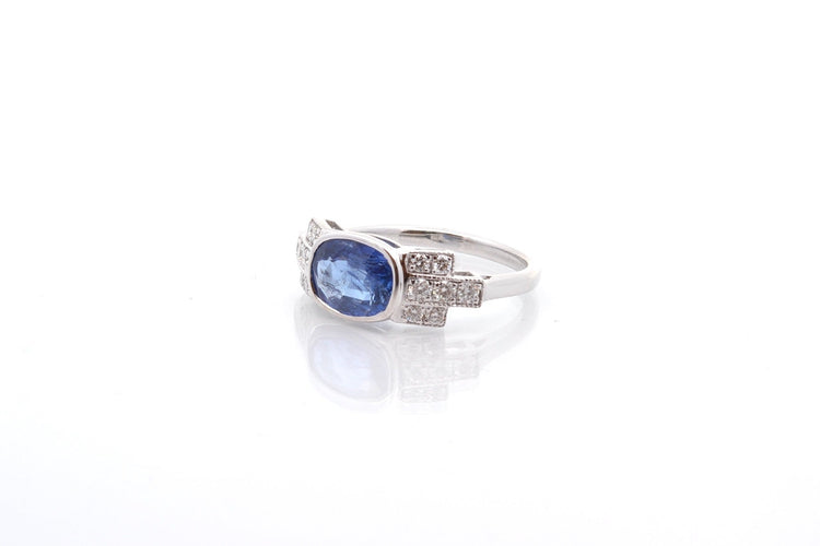 Bague 56 Bague en or jaune 18k avec saphir birman 2,42 ct et diamants 58 Facettes 25565