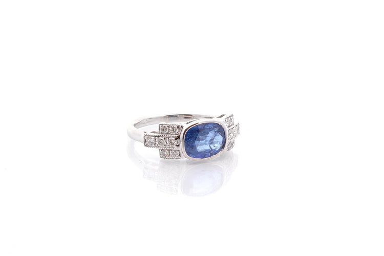 Bague 56 Bague en or jaune 18k avec saphir birman 2,42 ct et diamants 58 Facettes 25565